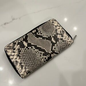 Tory Burch Continental Zip Wallet never used